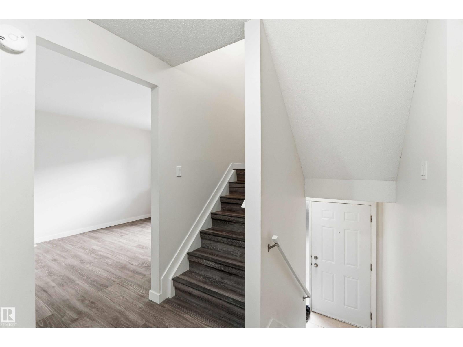 3312 106 AV NW - 2