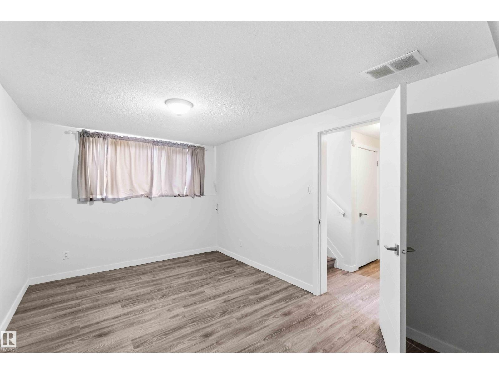 3312 106 AV NW - 40