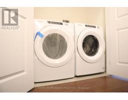 40 Clippers Crescent, Whitchurch Stouffville, ON L4A4X7 Photo 8