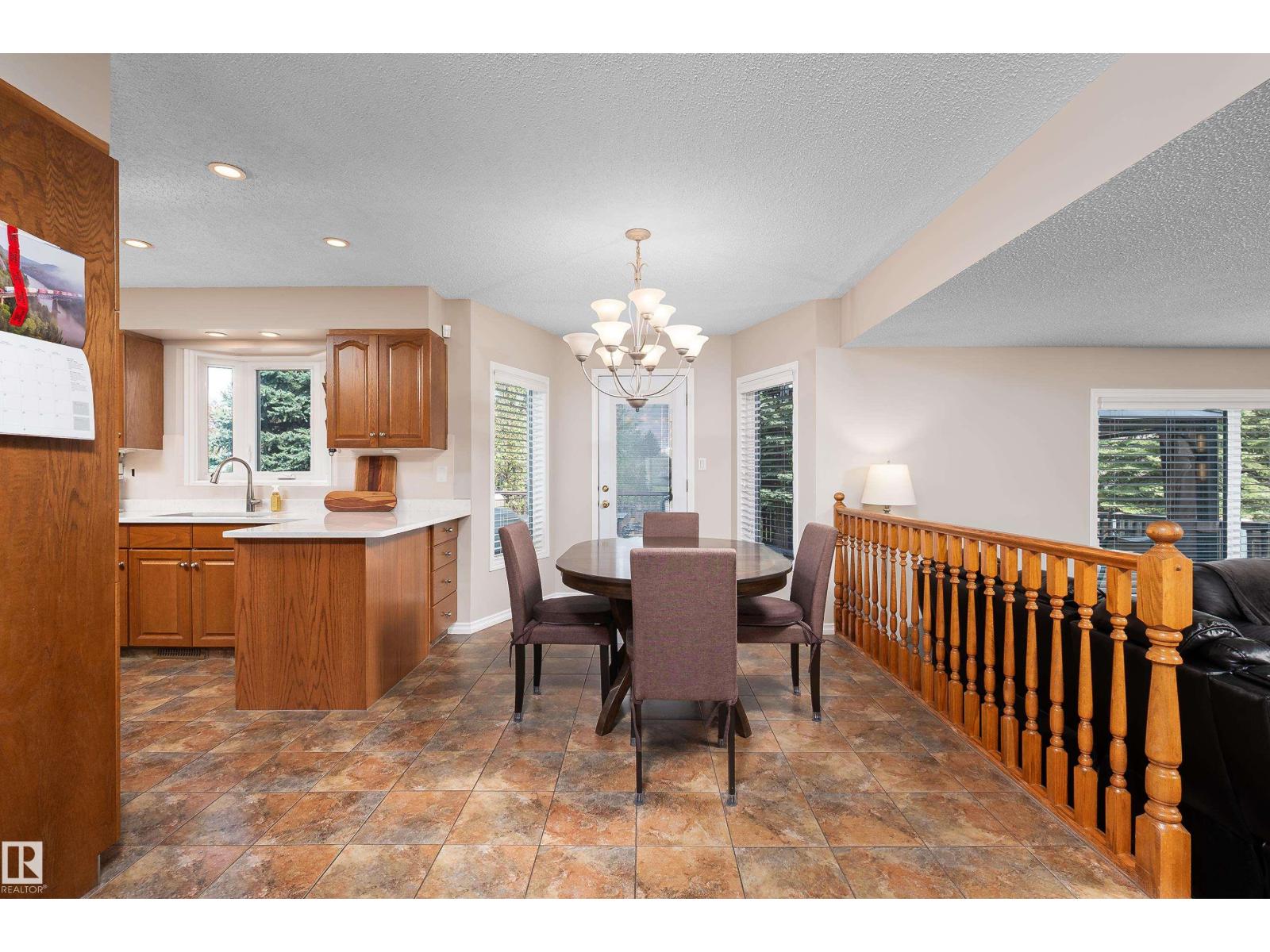 11028 11 AV NW — photo 12
