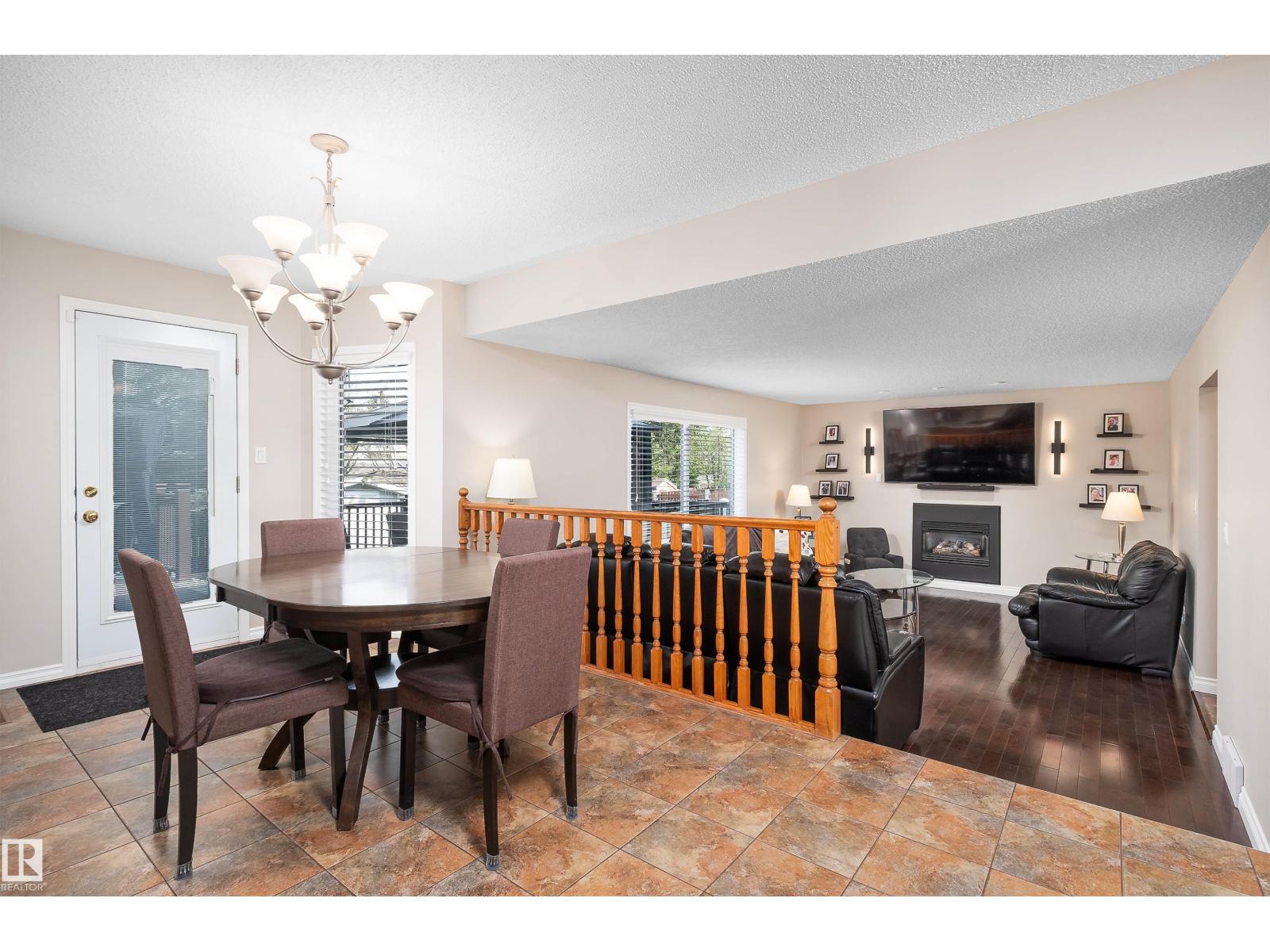 11028 11 AV NW — photo 18