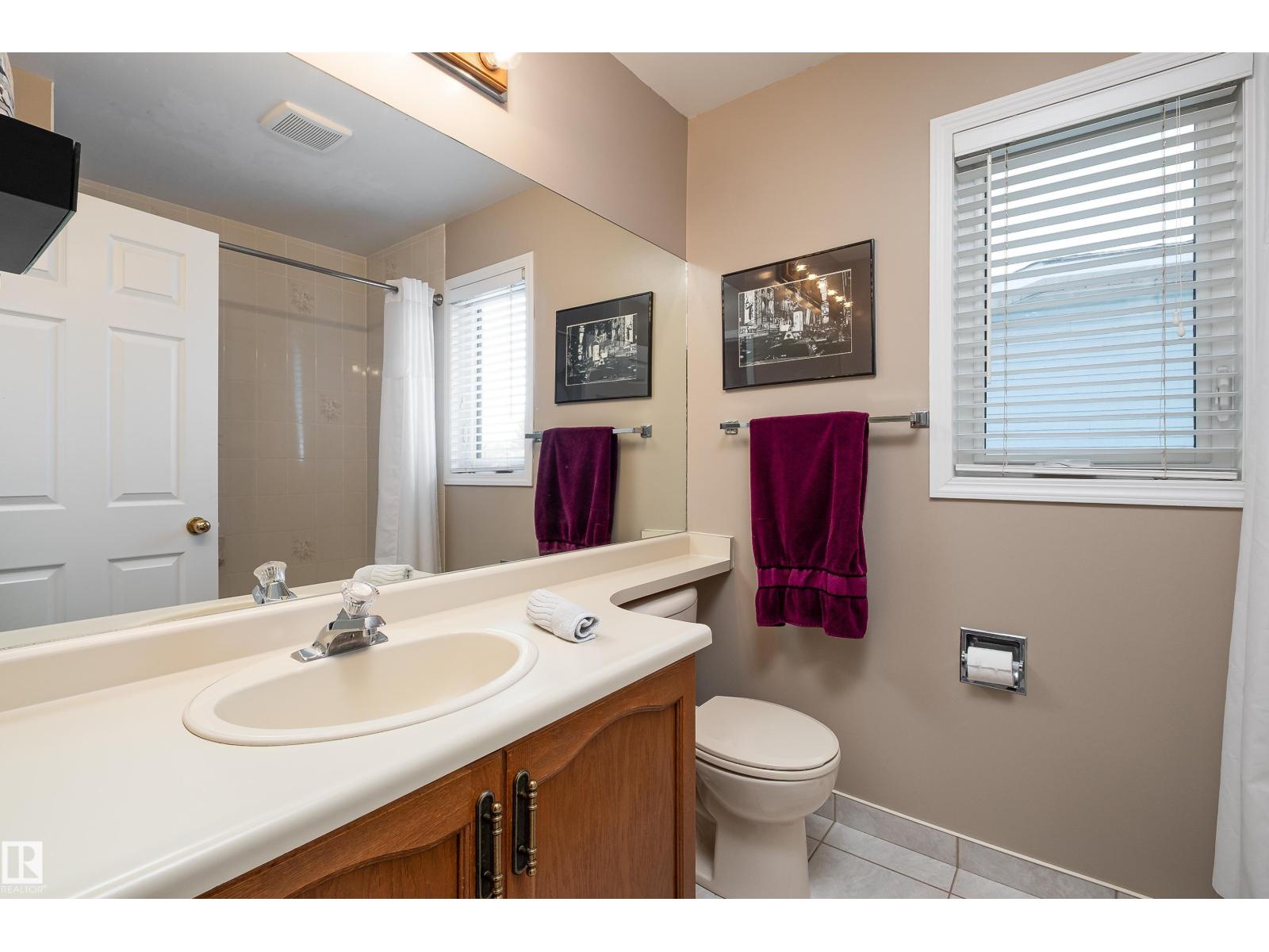11028 11 AV NW — photo 36