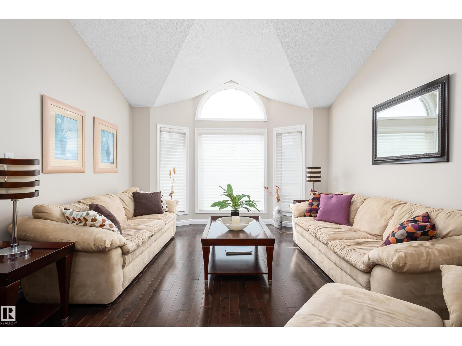 11028 11 AV NW — photo 7