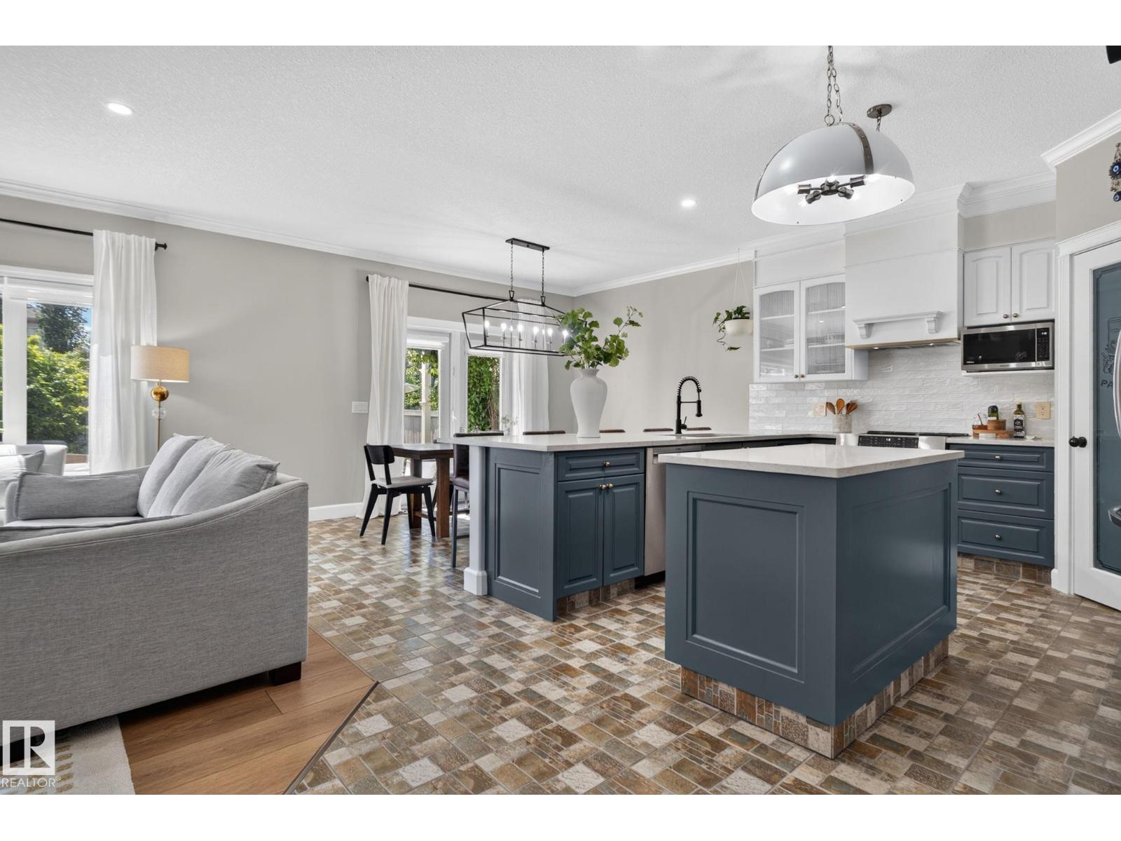 10615 181 AV NW - photo 5