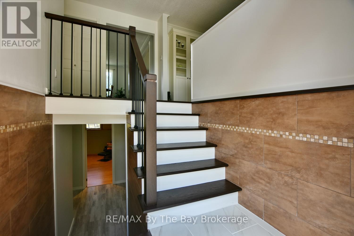 2 BIRCHMOUNT CIRCLE - 24