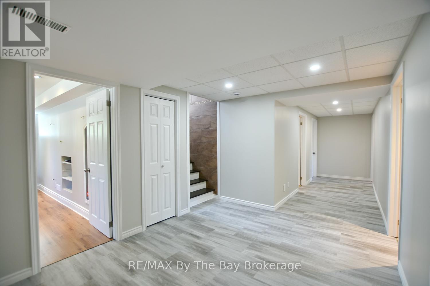 2 BIRCHMOUNT CIRCLE - 26