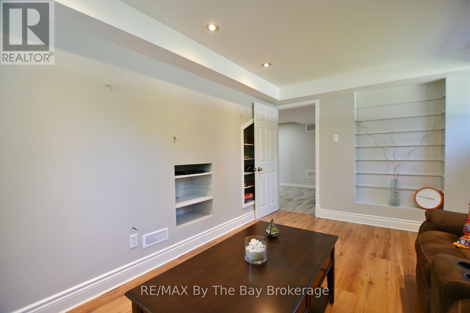 2 BIRCHMOUNT CIRCLE - 29