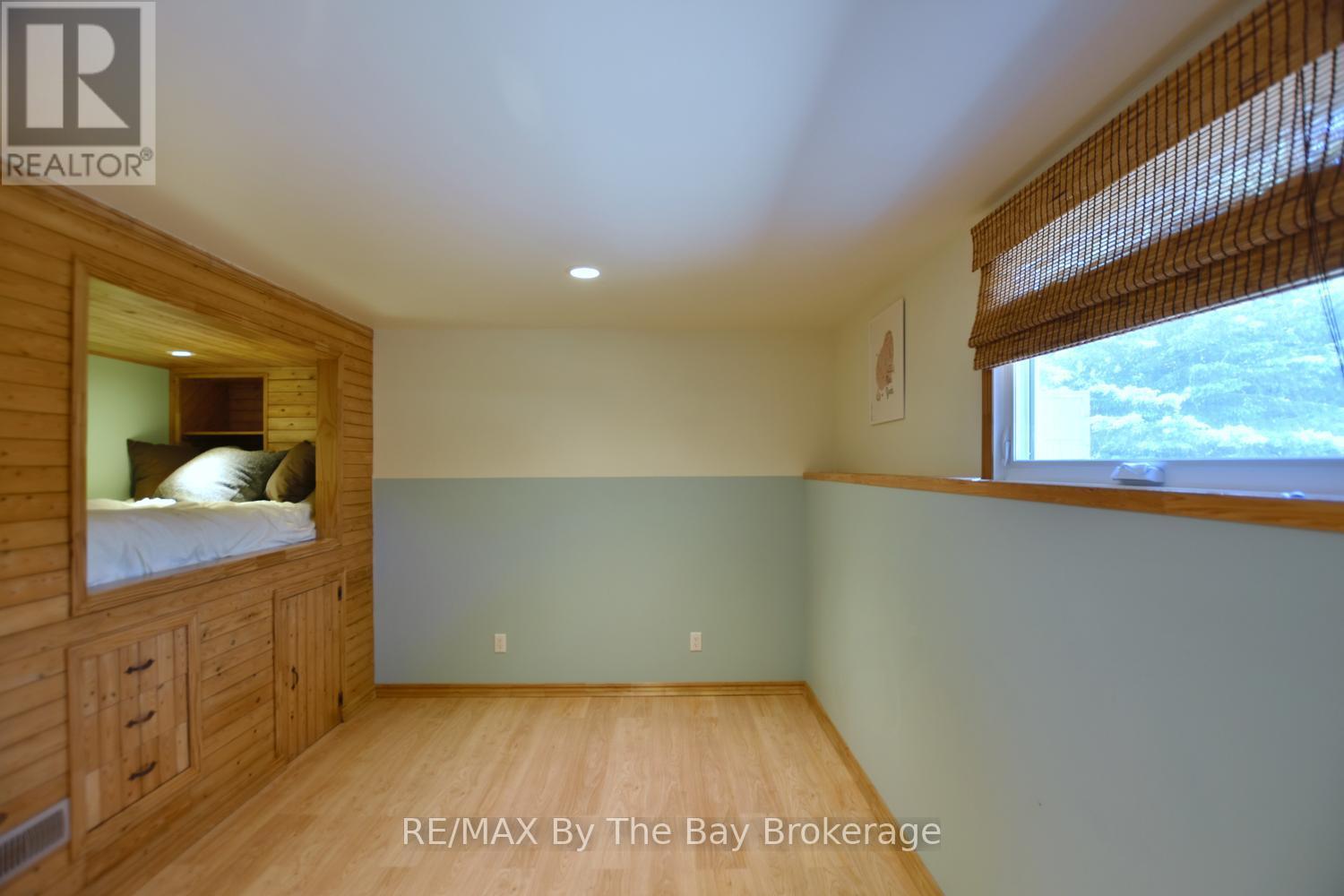 2 BIRCHMOUNT CIRCLE - 34