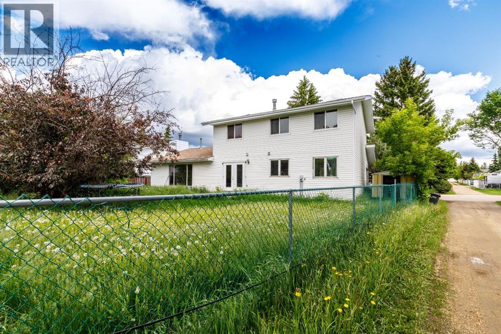 36 Asmundsen Avenue — photo 15