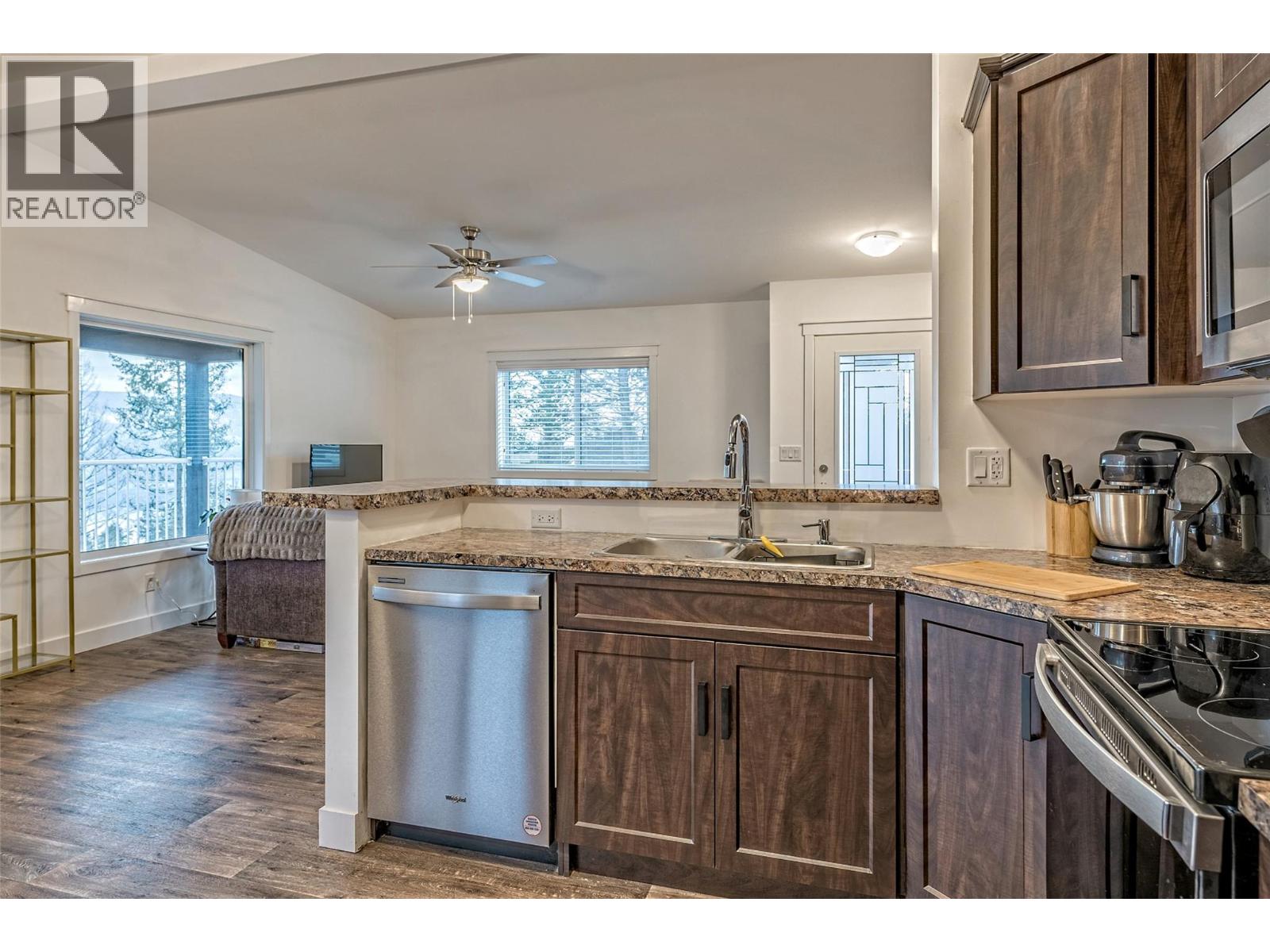 9369 Keithley Road - 8