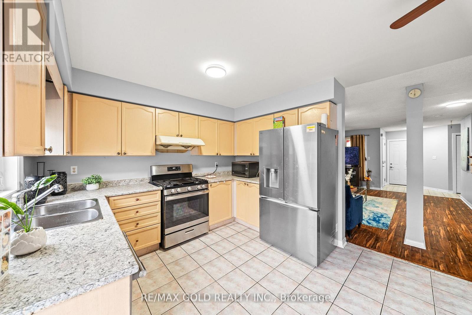 92 DANDELION ROAD - 14