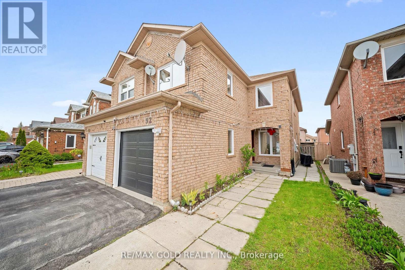 92 DANDELION ROAD - 3