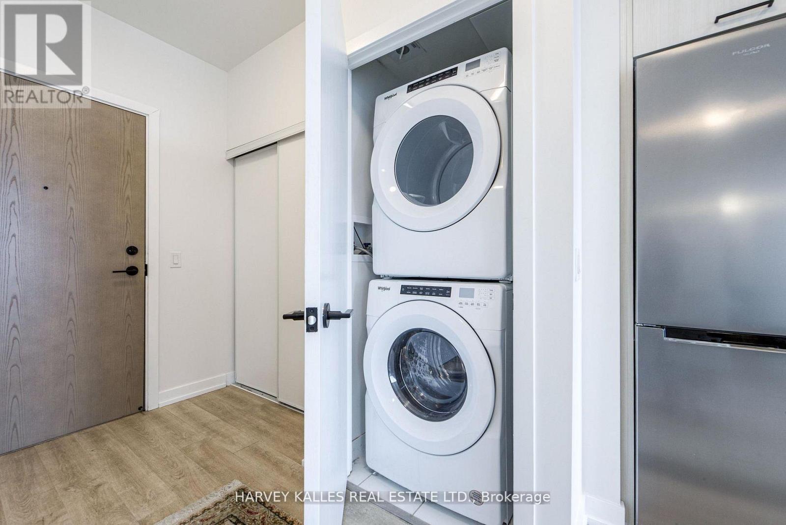 #1001 2300 ST CLAIR AVENUE W - 19