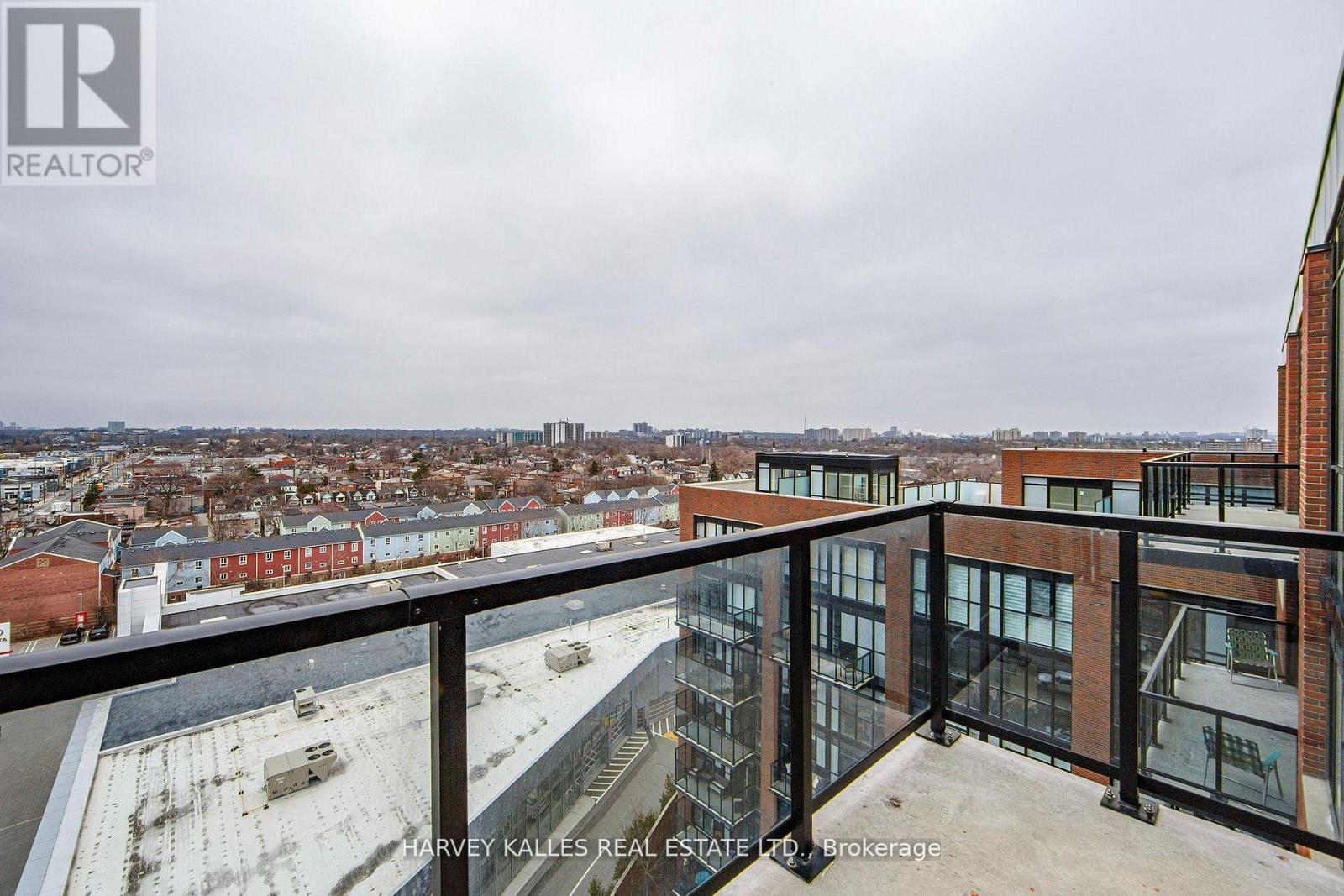 #1001 2300 ST CLAIR AVENUE W - 21
