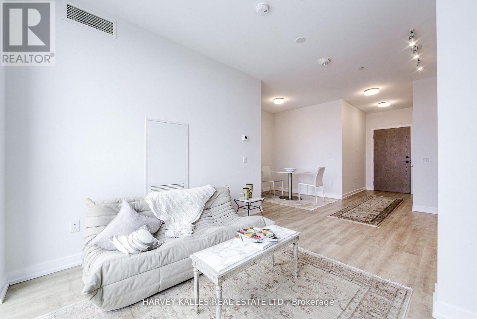 #1001 2300 ST CLAIR AVENUE W - 6