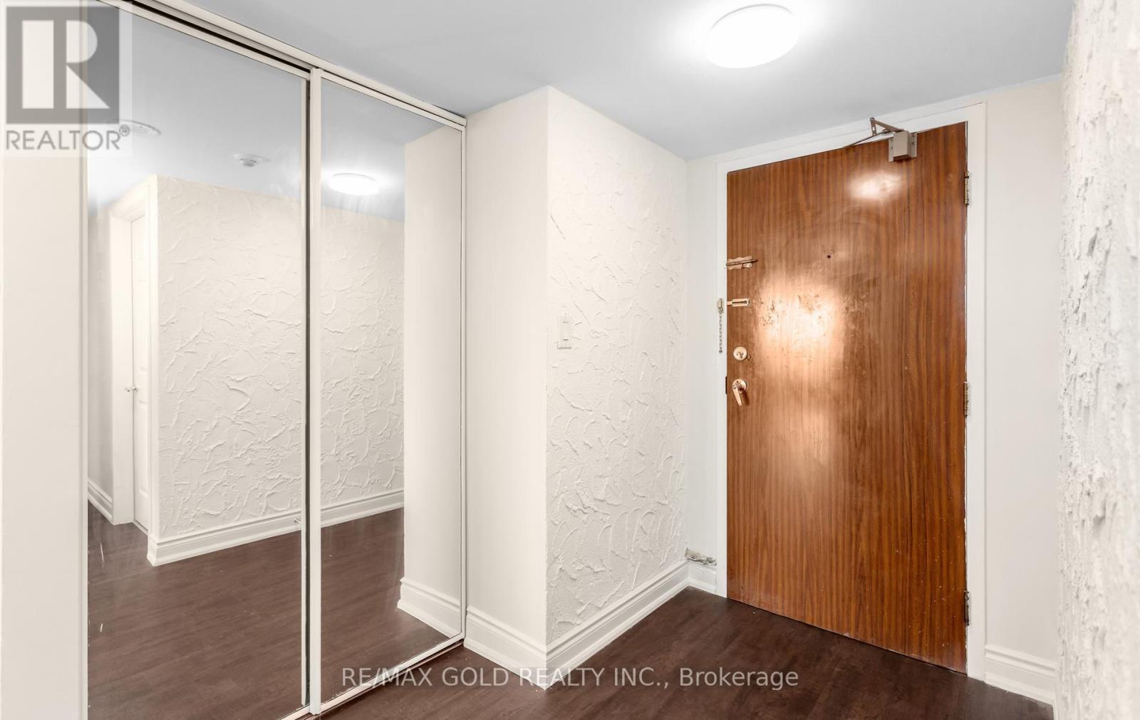 #CY-02 25 AGNES STREET - 10