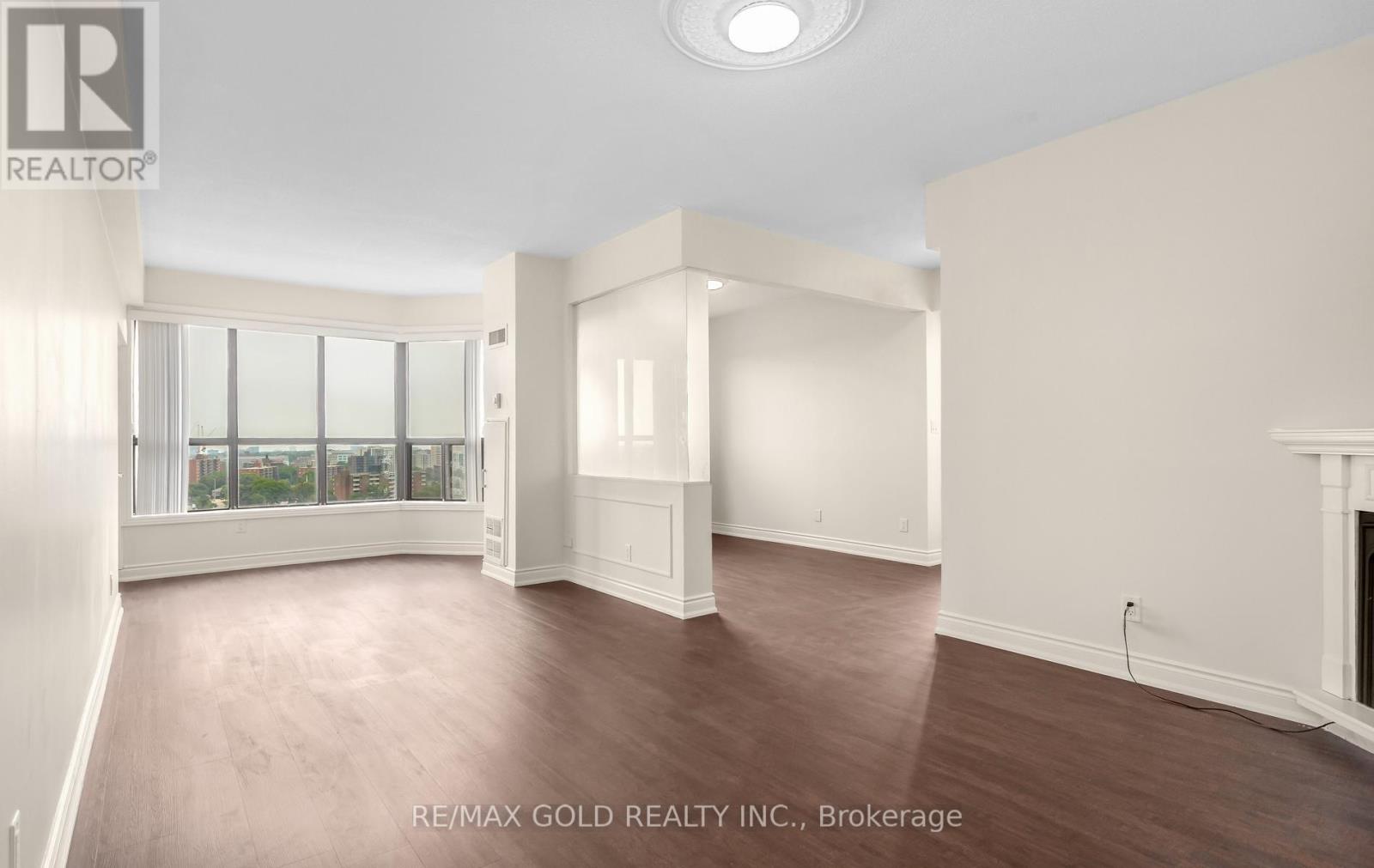 #CY-02 25 AGNES STREET - 12
