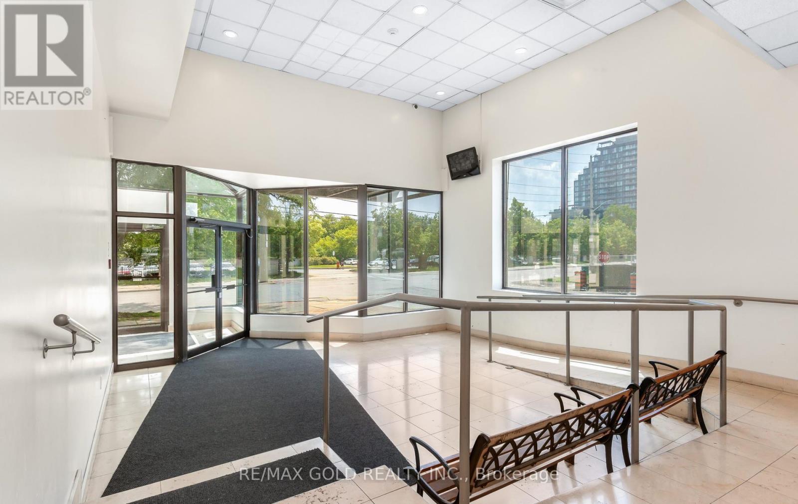 #CY-02 25 AGNES STREET - 5