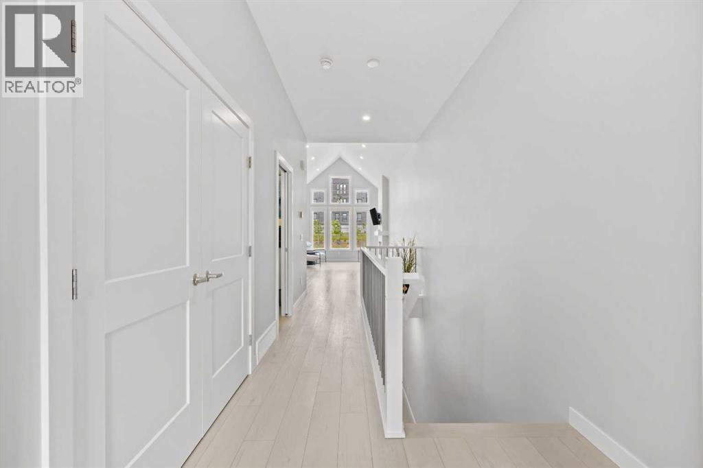 108 Wolf Crescent — photo 33