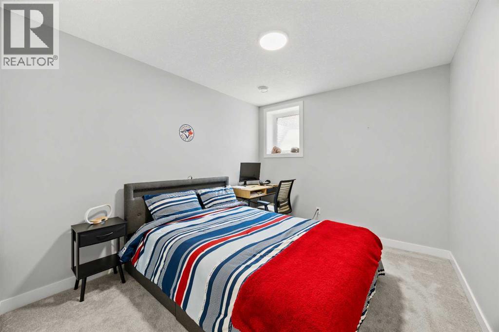108 Wolf Crescent — photo 38