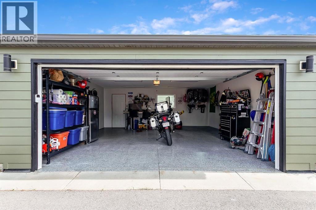 20'3"x21'2" garage. Epoxy floor, insulated and drywalled