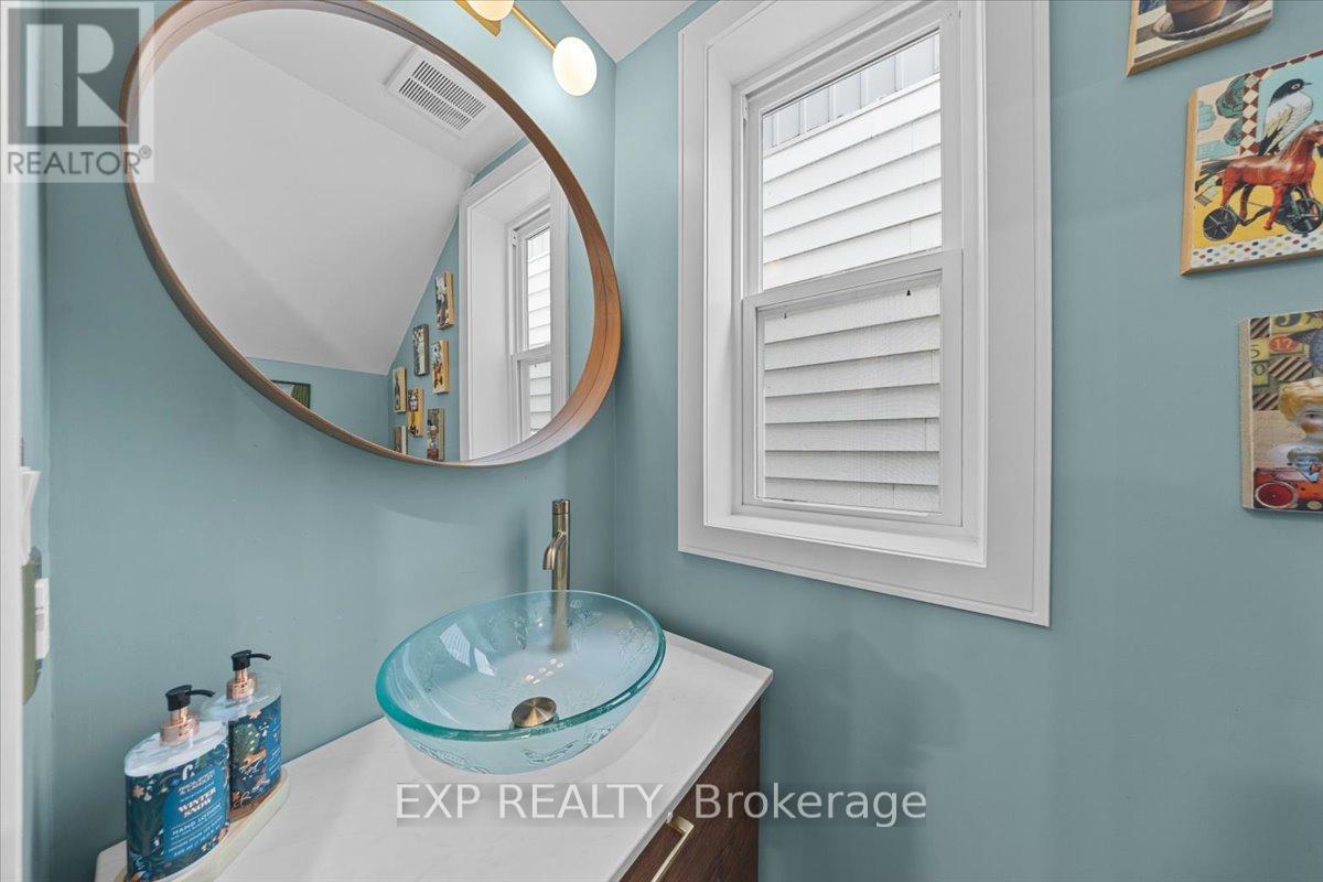 185 DESCHAMPS AVENUE - 16