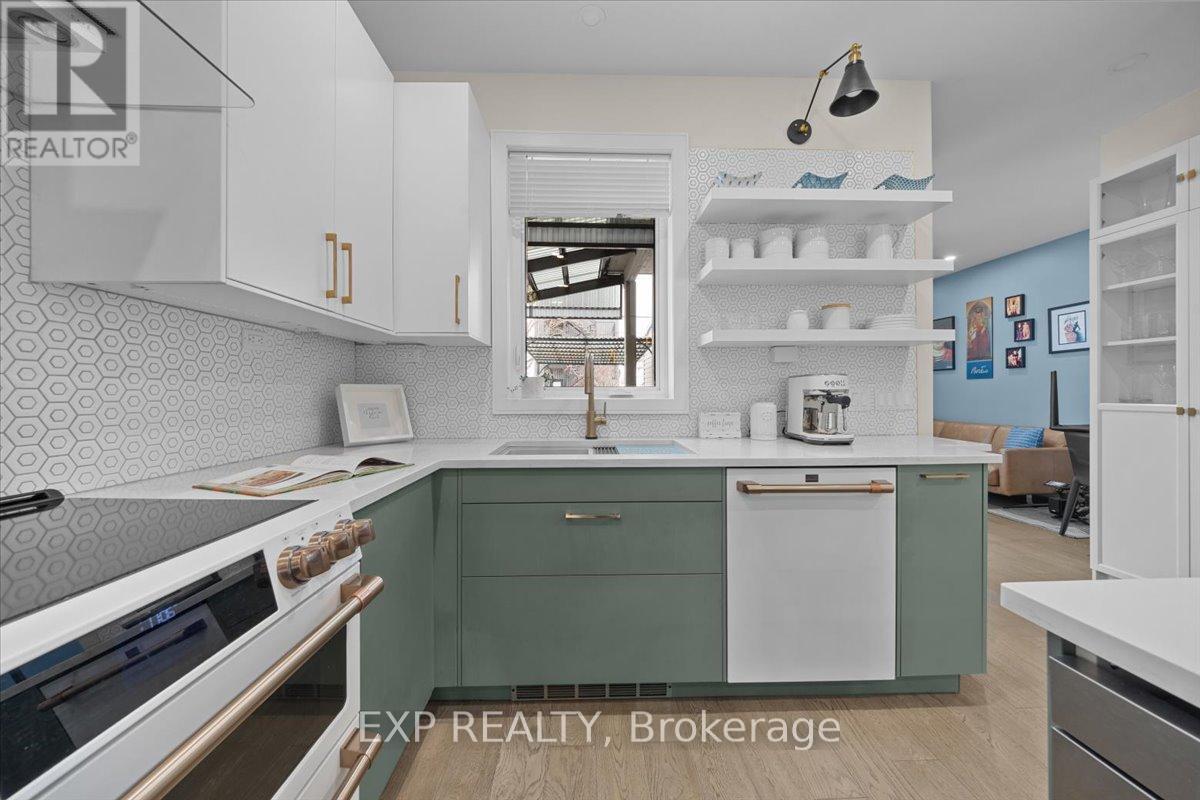 185 DESCHAMPS AVENUE - 14