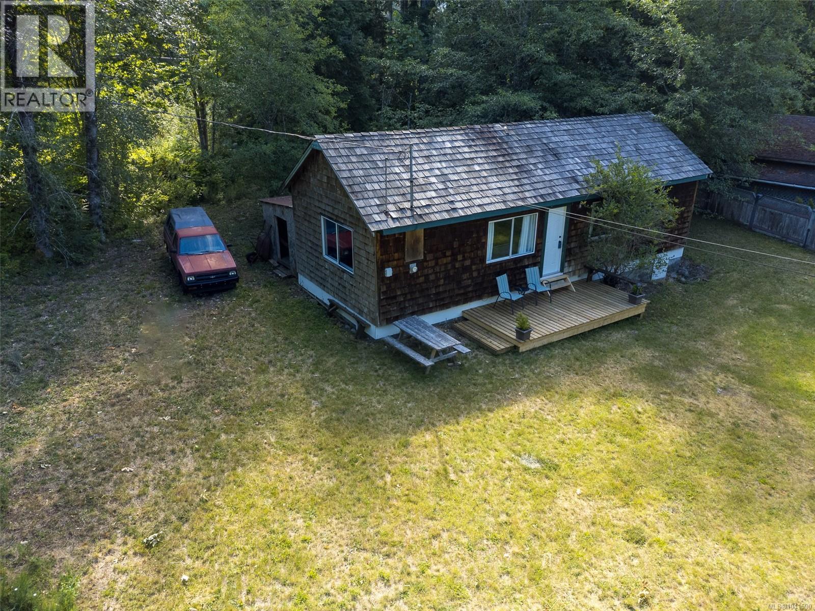 706 Delta Dr - 24