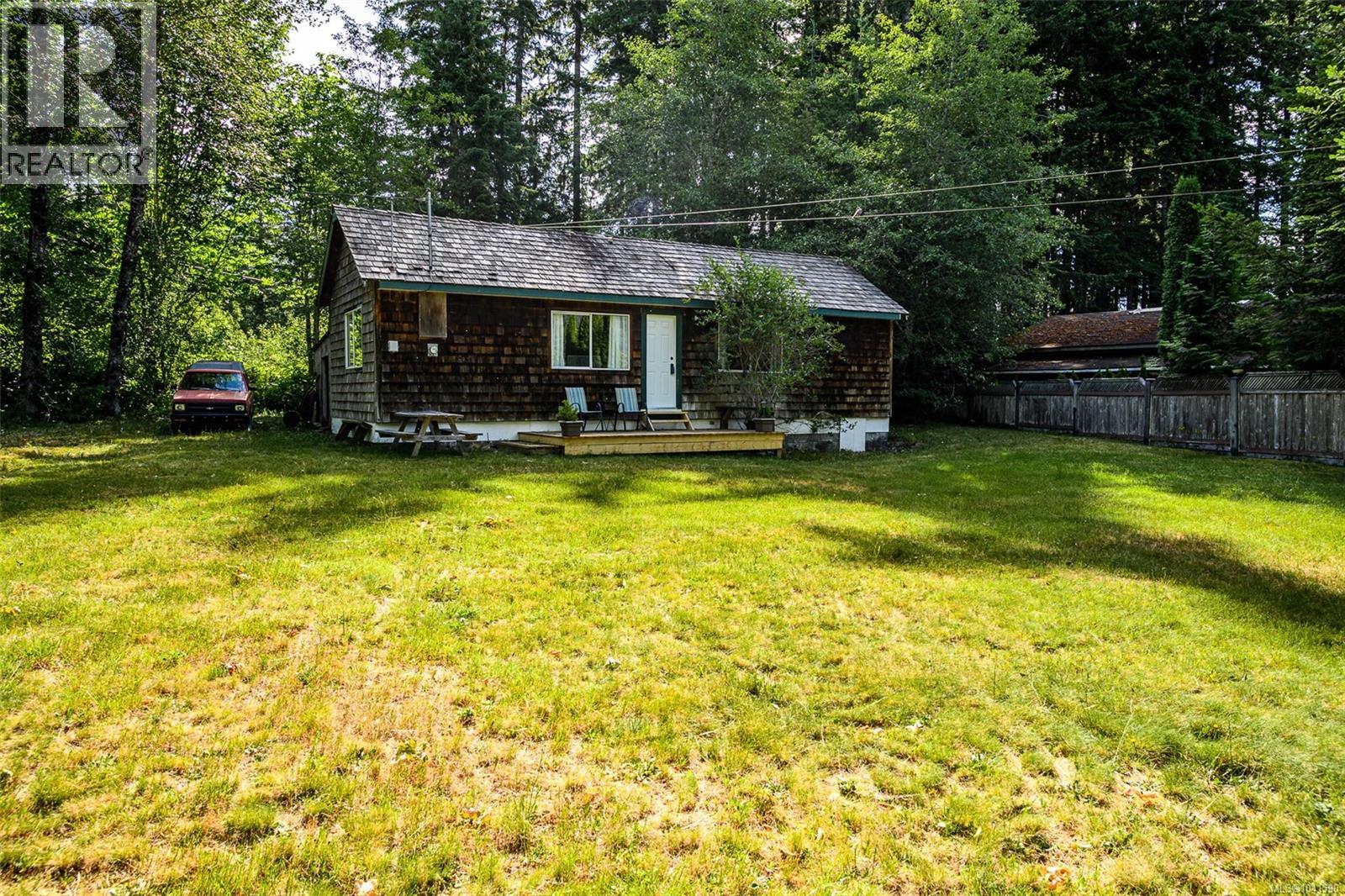706 Delta Dr, Sayward — photo 3