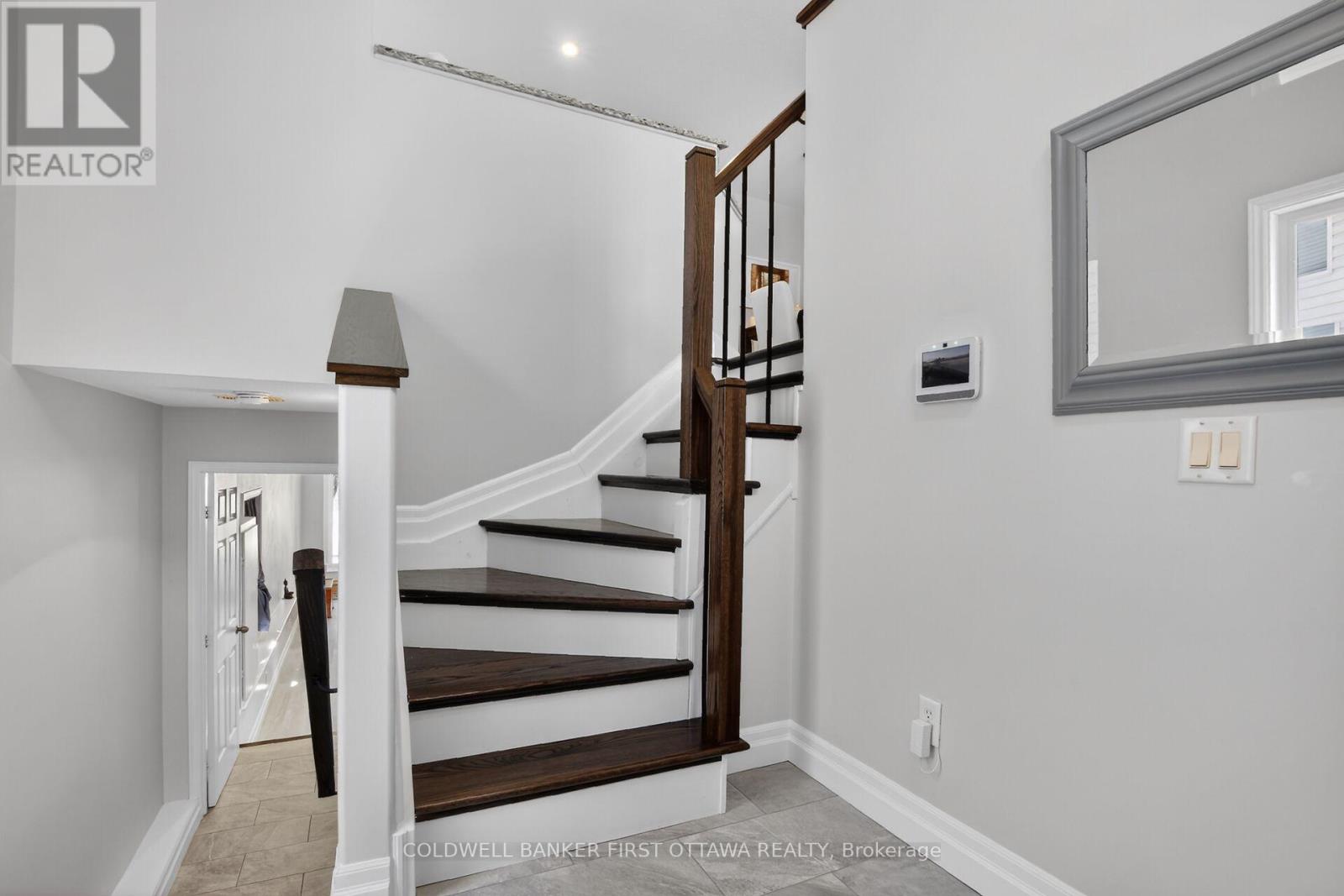 3 Bed, 2 Bath House for Sale in Ottawa – 58 BOULDER WAY, Ottawa – MLS# X13432260 - Image 6