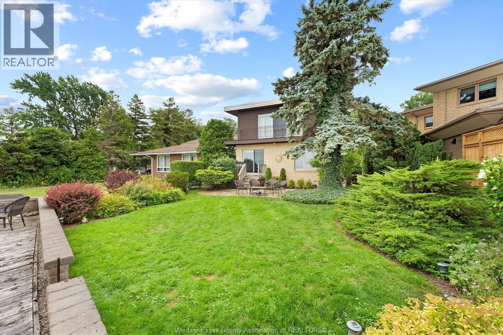 696 Old Tecumseh ROAD - 20