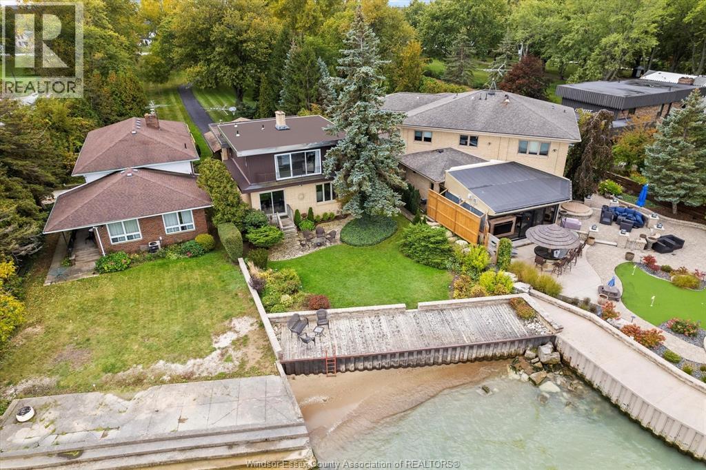 696 Old Tecumseh ROAD - 27