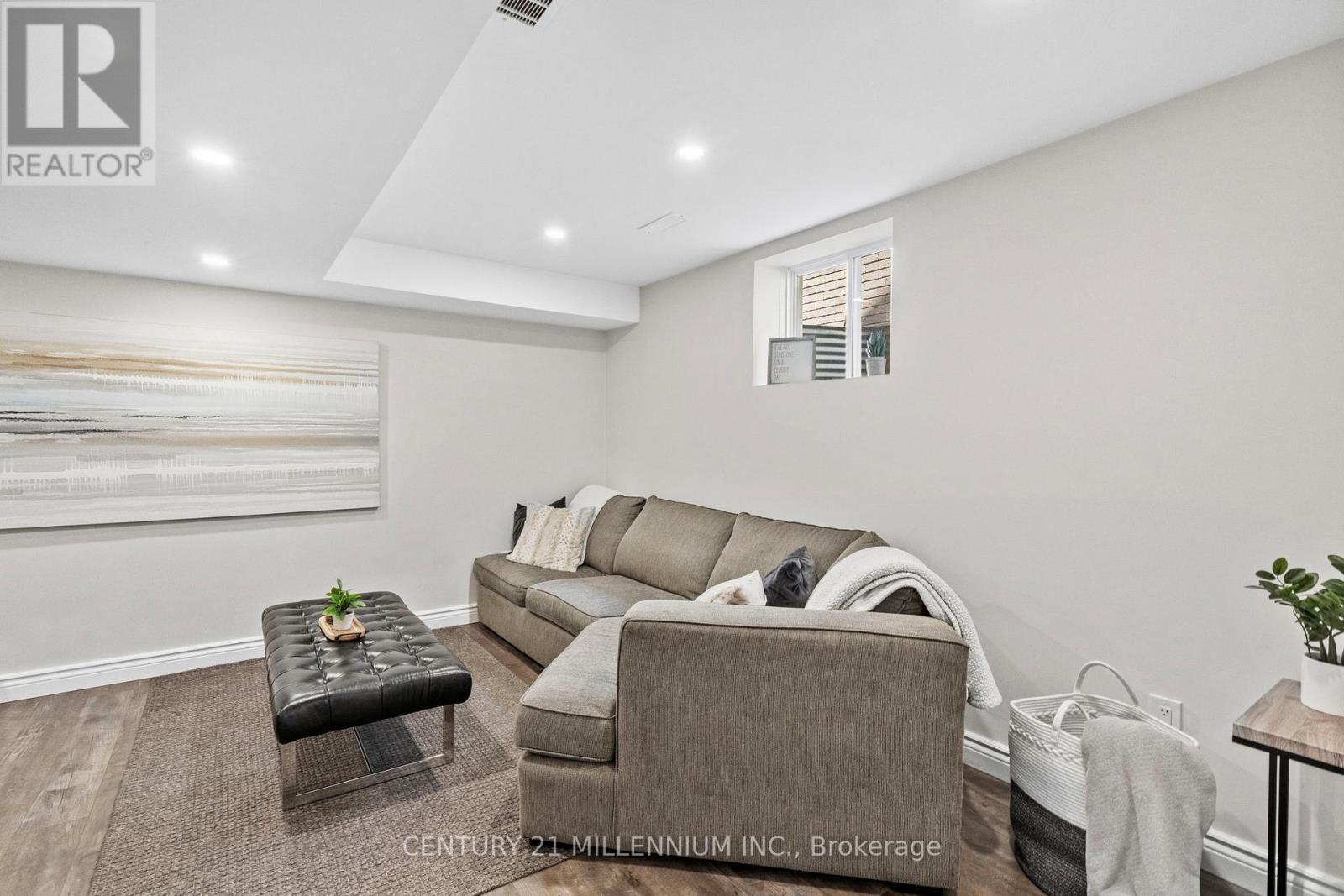 22 LIMERA AVENUE - 32
