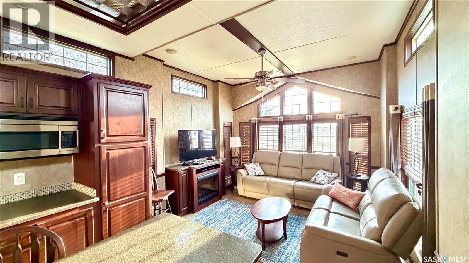 Lot 13 Hitchcock Hideaway - 27