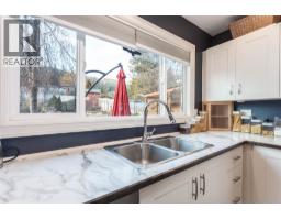 Living room - 2138 Catt Avenue, Lumby, BC V0E2G0 Photo 9