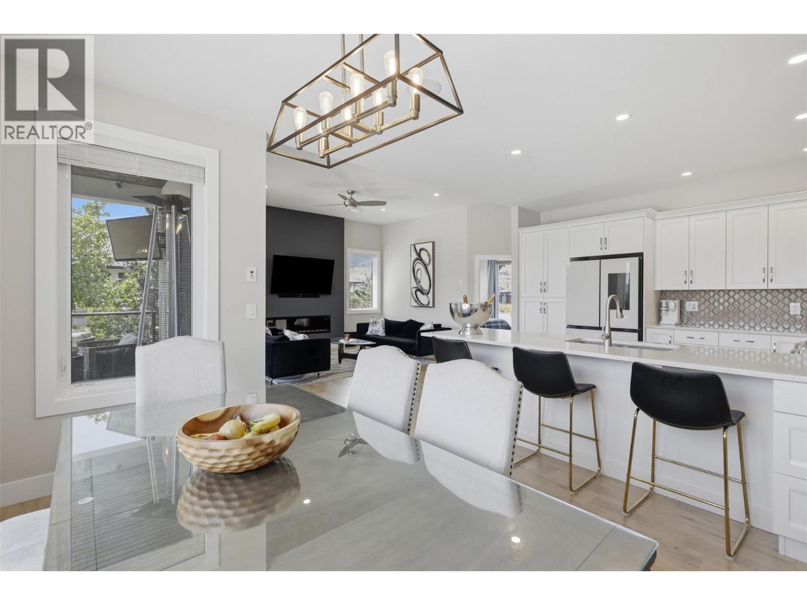 233 RUE CHEVAL NOIR - 27