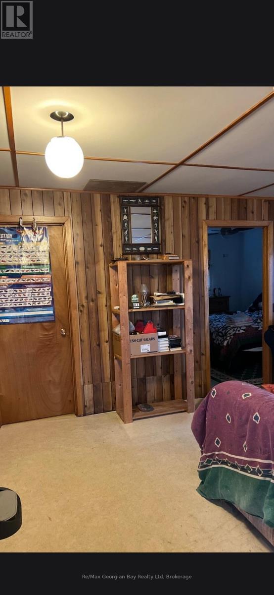 380 2 ISLAND - 11