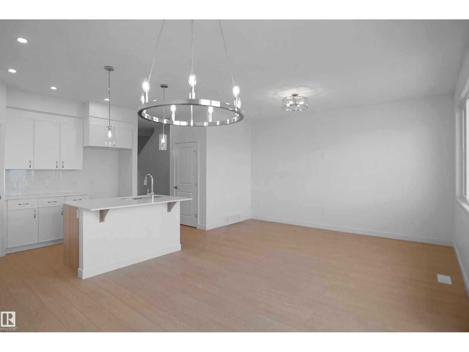 944 17 AV NW - 8