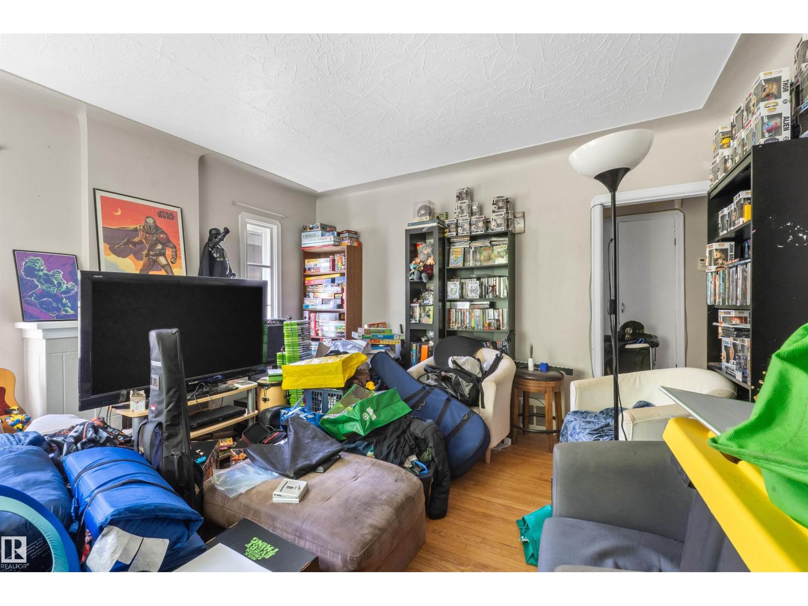 7516 106 ST NW - 18