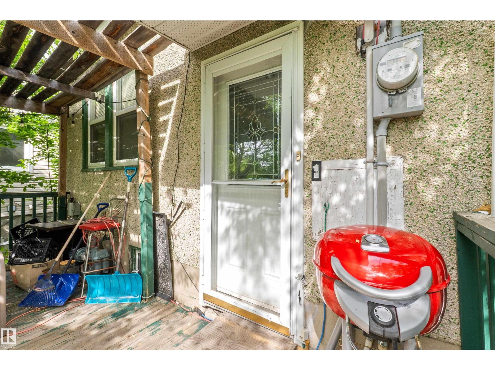 7516 106 ST NW - 9