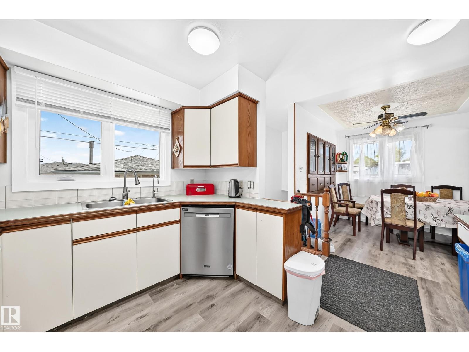 13316 122 ST NW - 10