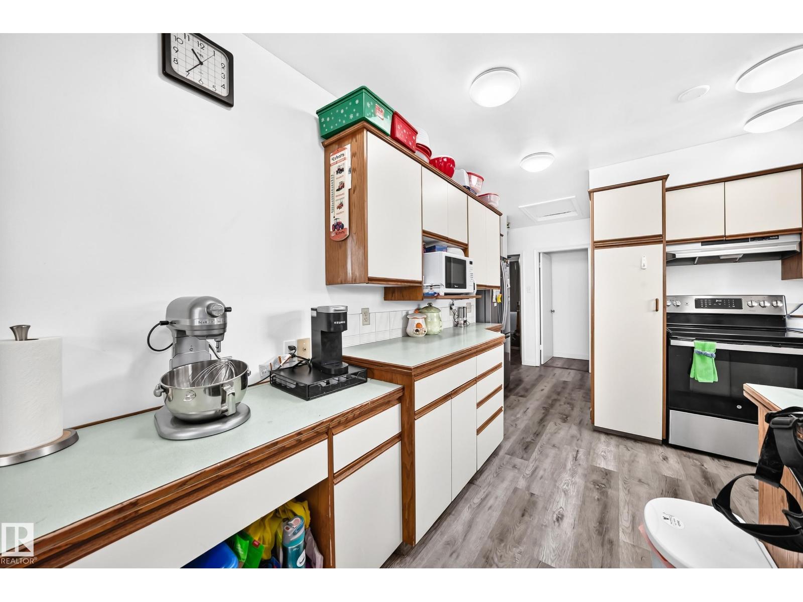 13316 122 ST NW - 12