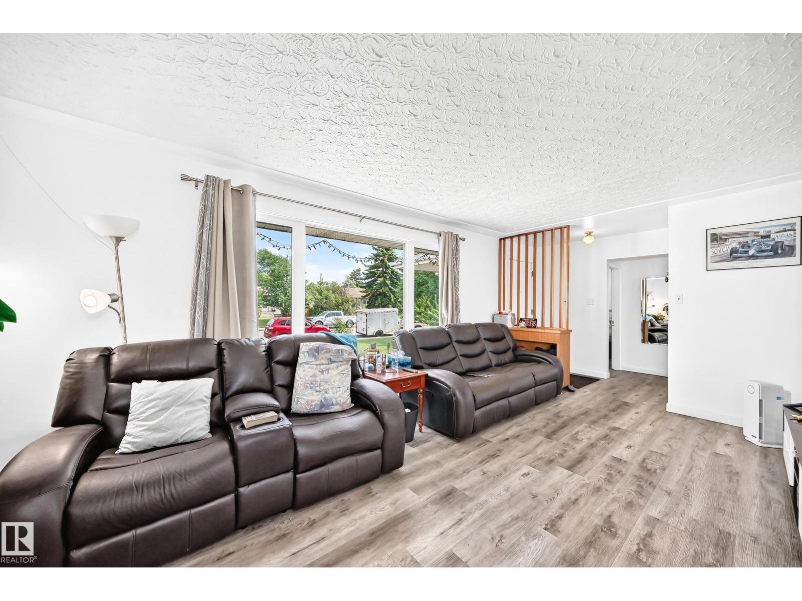 13316 122 ST NW - 15