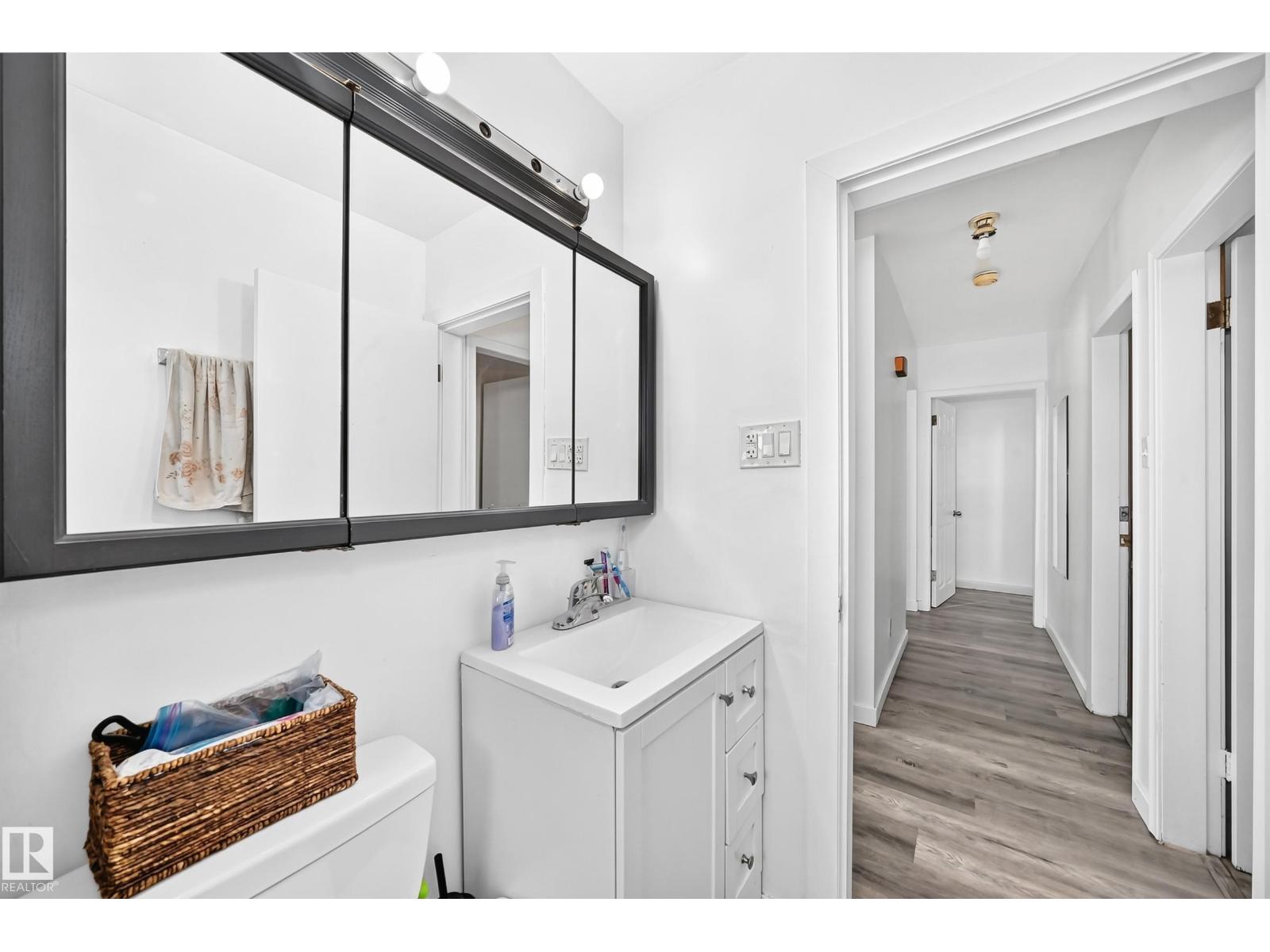 13316 122 ST NW - 29