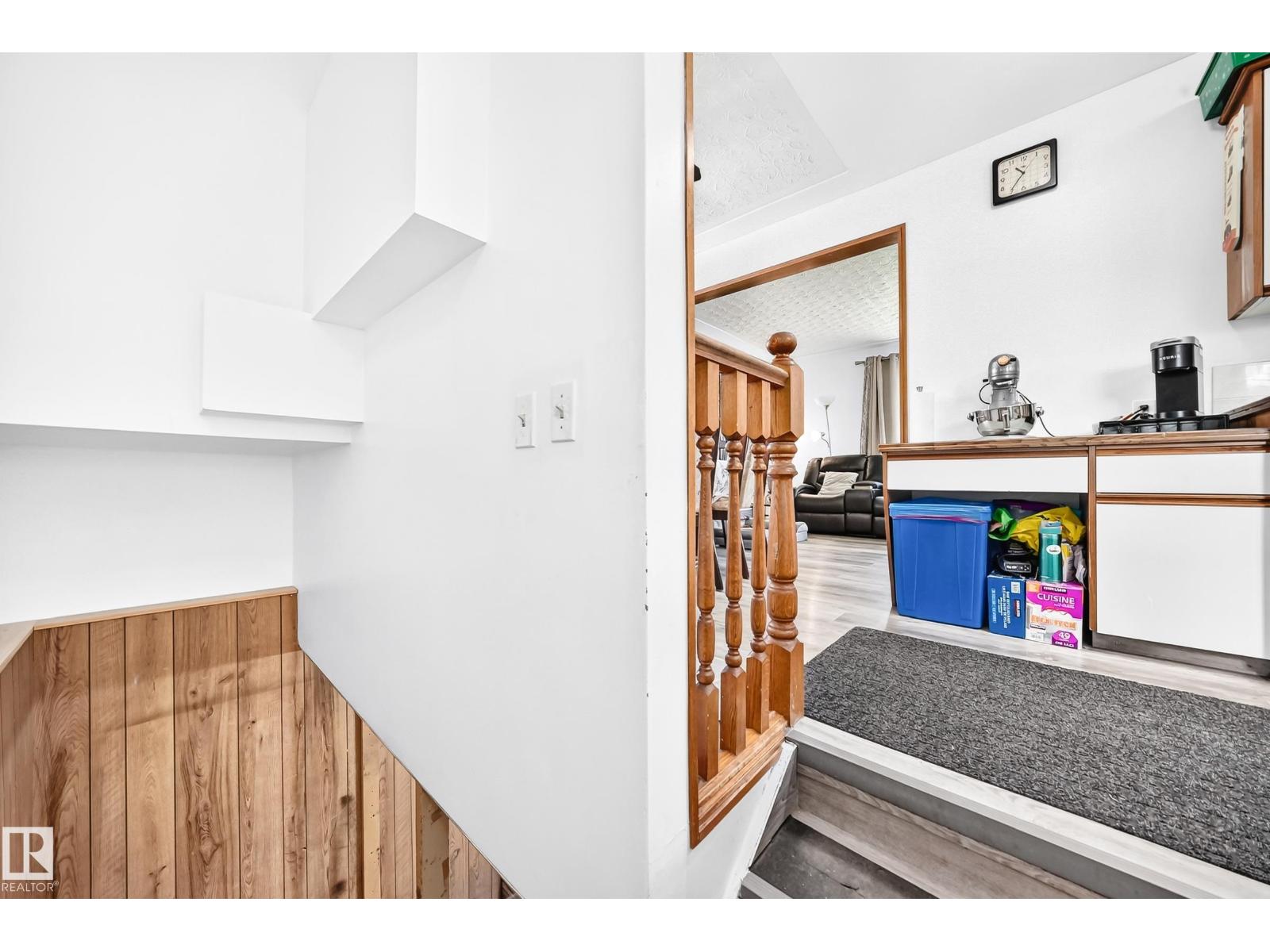 13316 122 ST NW - 32