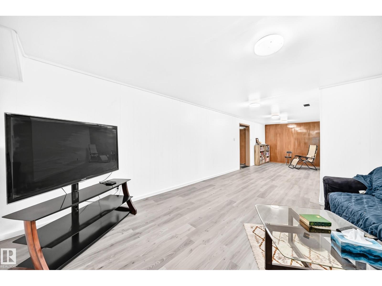 13316 122 ST NW - 34