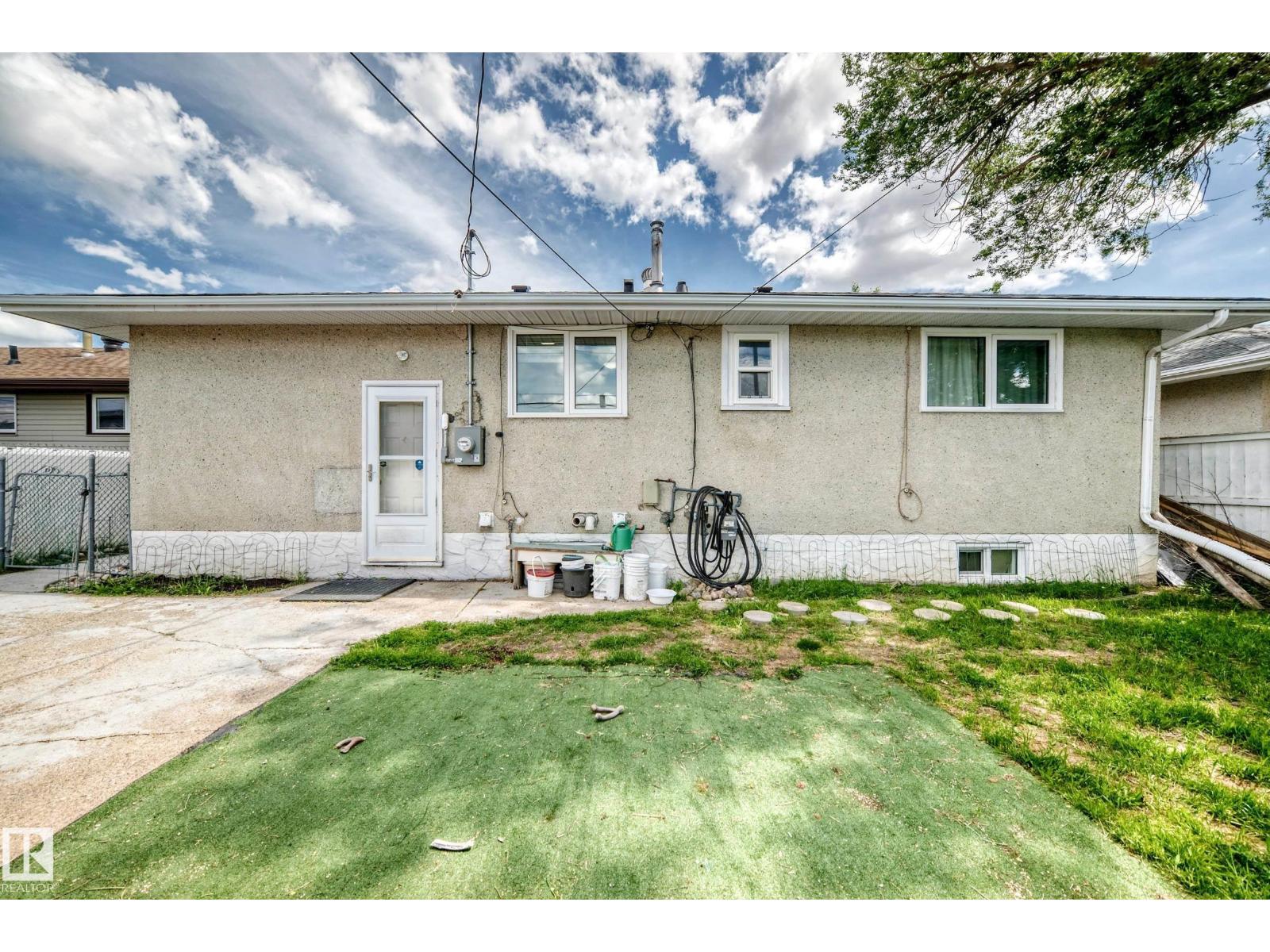 13316 122 ST NW - 55