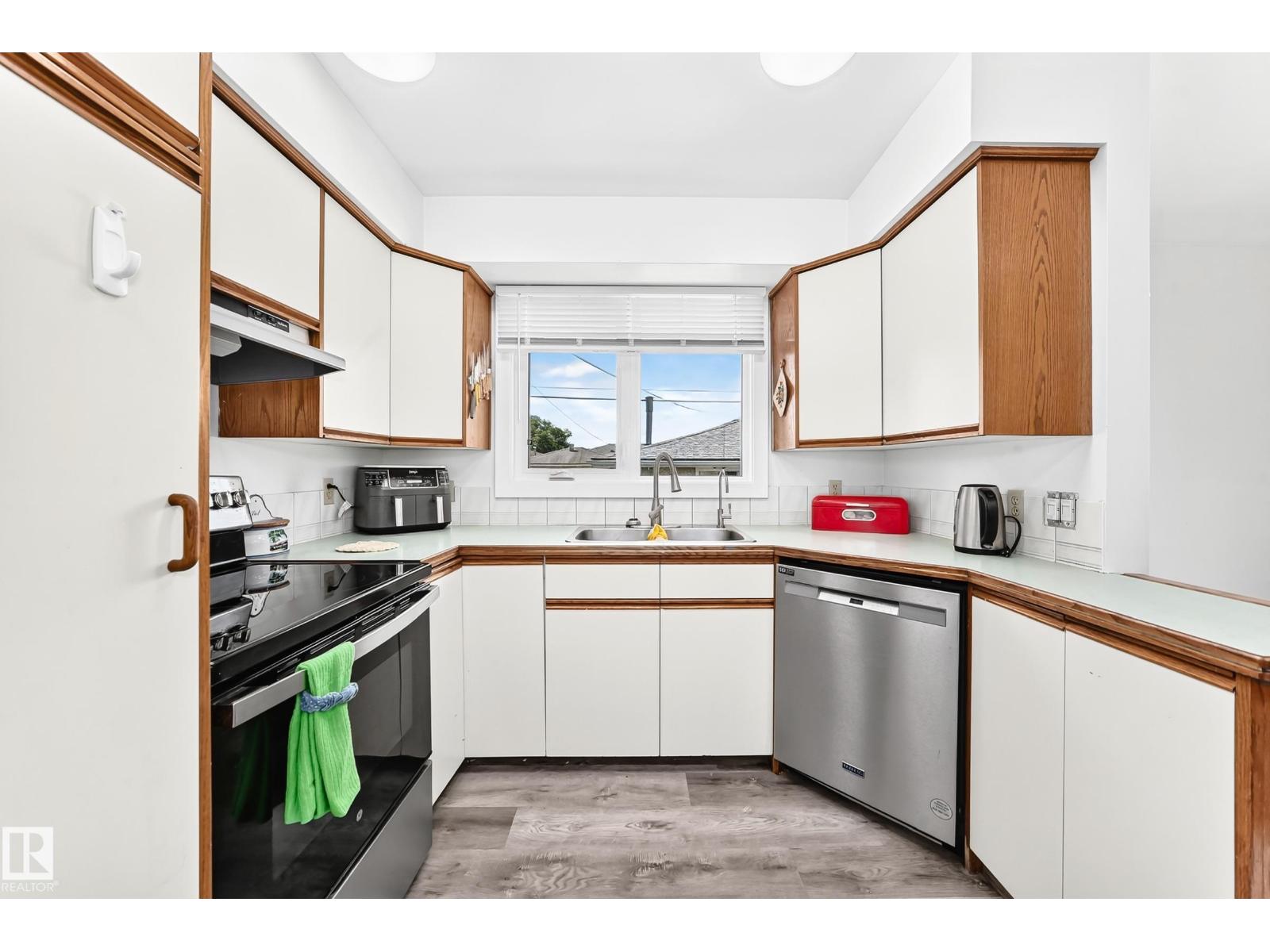 13316 122 ST NW - 6