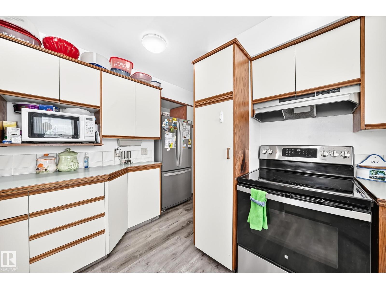 13316 122 ST NW - 8