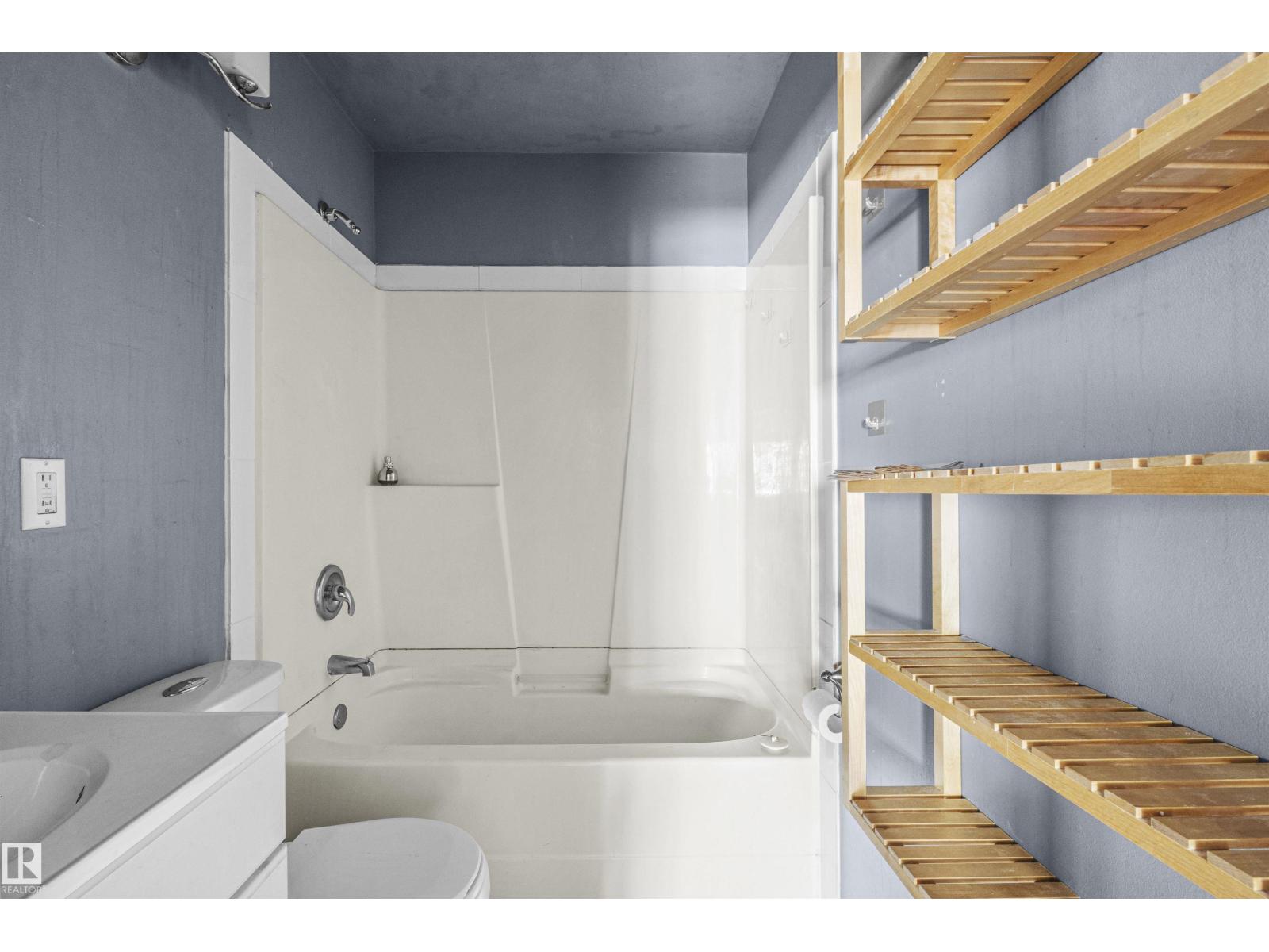 7520 106 ST NW - 11